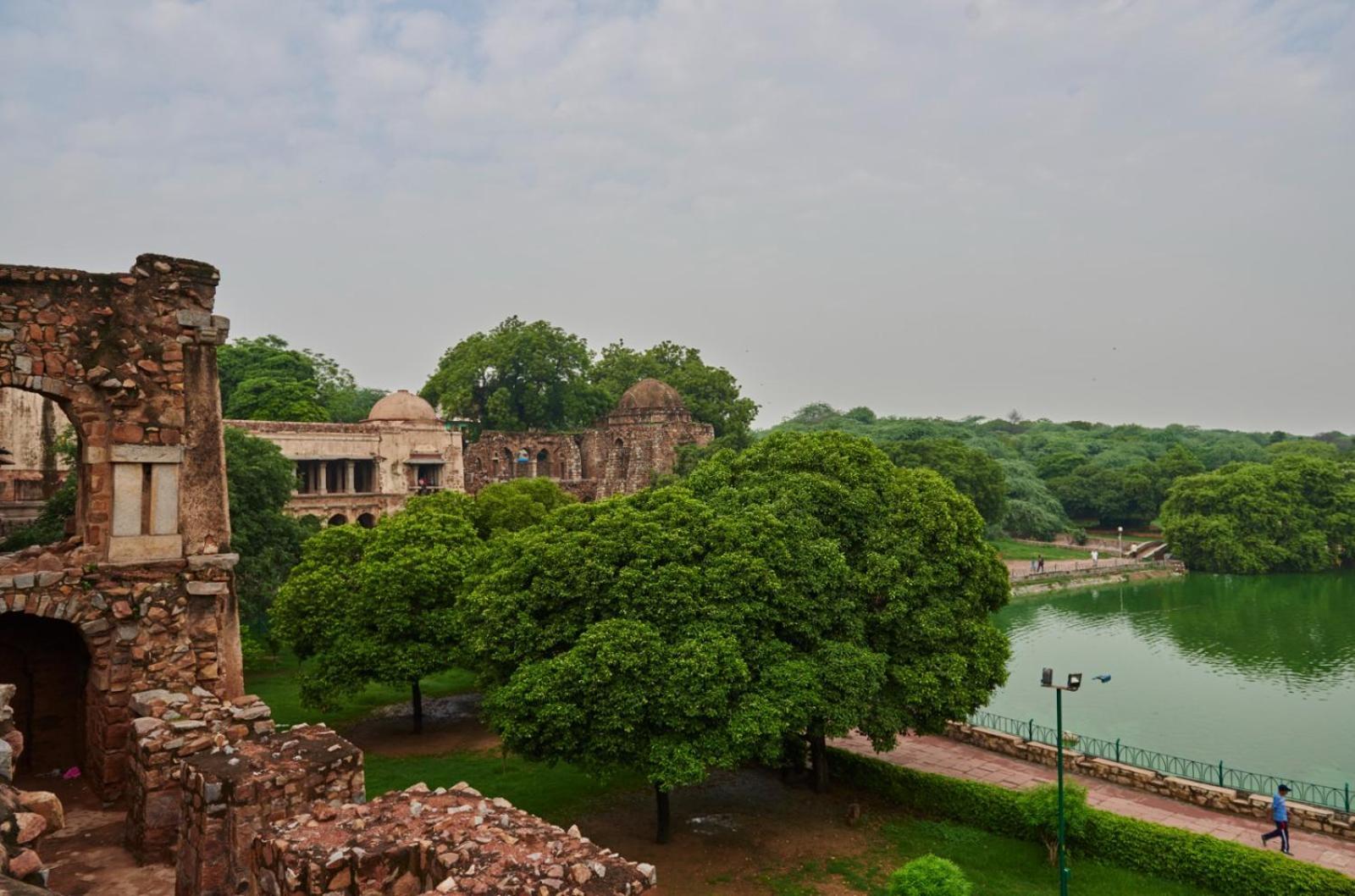 Minimalist Poshtel & Suites New Delhi Exterior photo